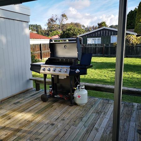 Cheerful 4 Bedroom Holiday Home Rotorua Exterior photo
