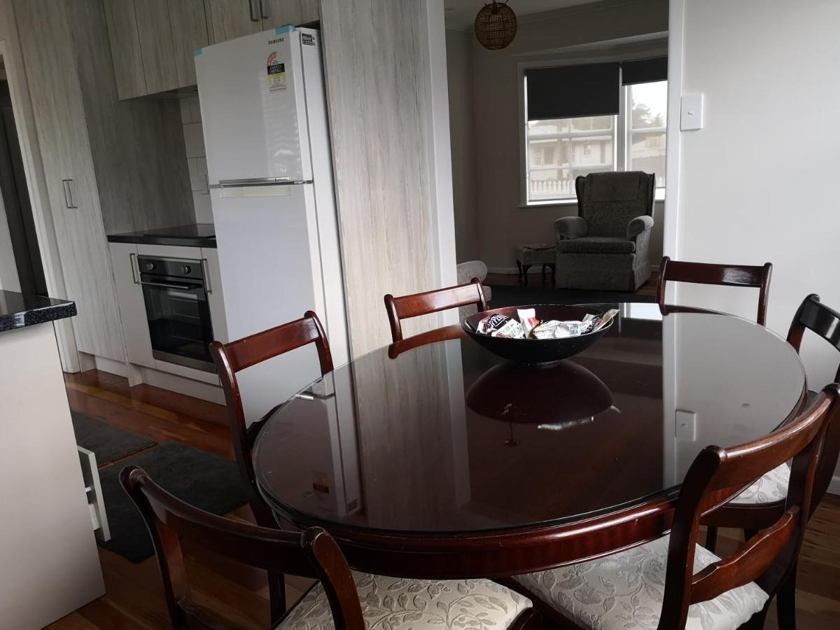 Cheerful 4 Bedroom Holiday Home Rotorua Exterior photo