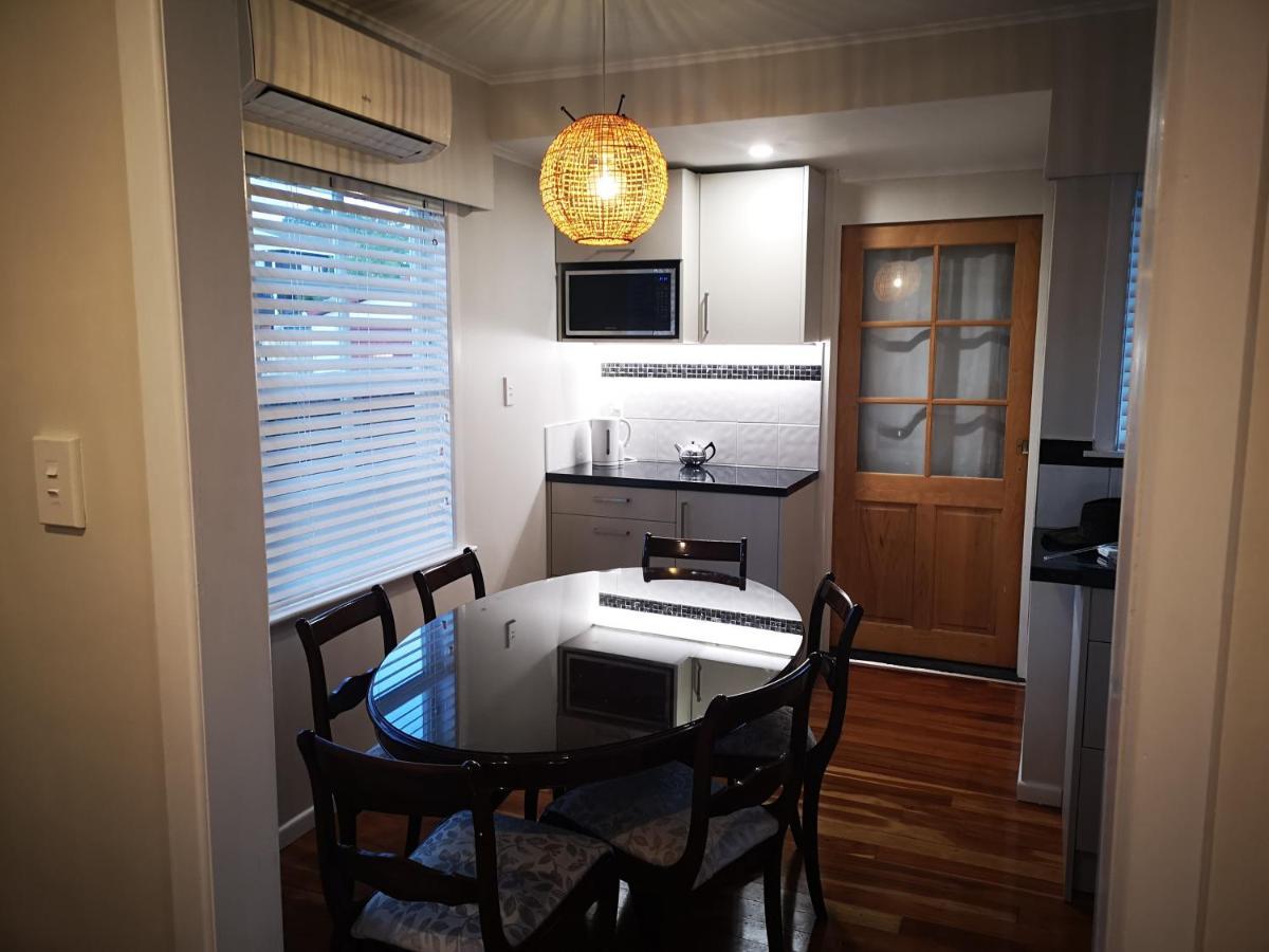 Cheerful 4 Bedroom Holiday Home Rotorua Exterior photo
