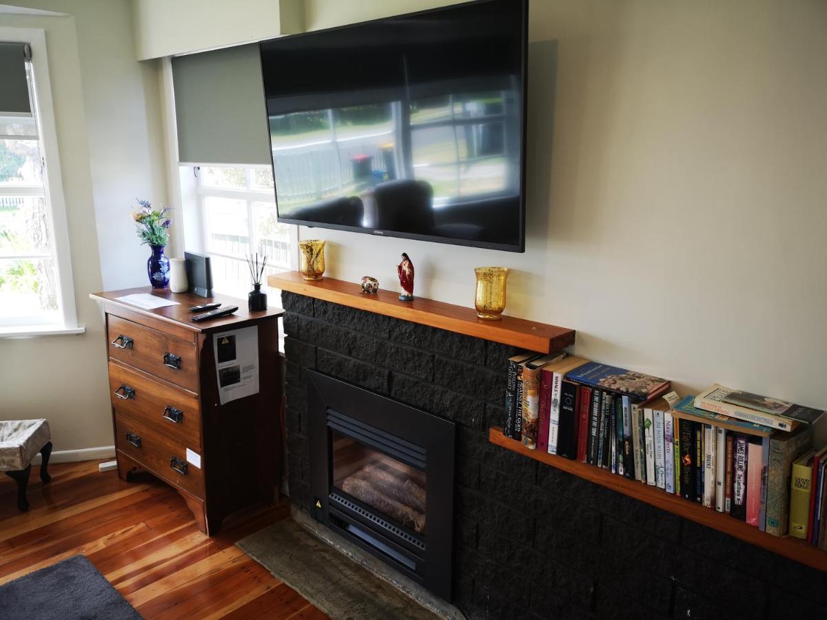 Cheerful 4 Bedroom Holiday Home Rotorua Exterior photo