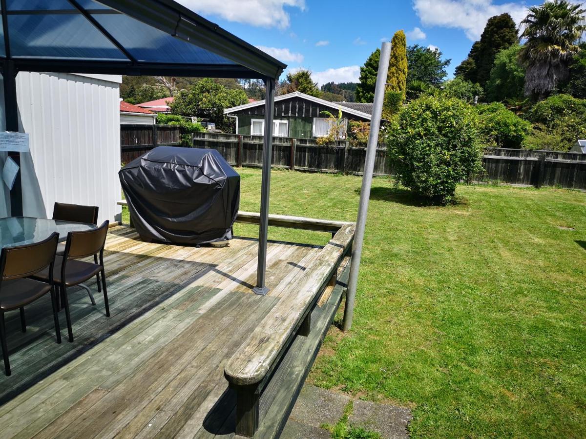 Cheerful 4 Bedroom Holiday Home Rotorua Exterior photo